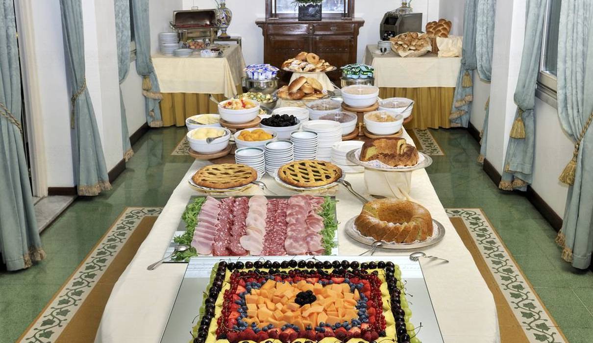 Buffet de petit déjeuner Hôtel Mecenate Palace Rome
