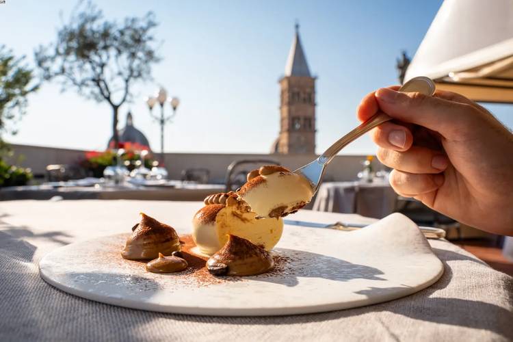 Restaurants à rome: découvrez la cuisine de la terrazza dei papi Hôtel Mecenate Palace Rome