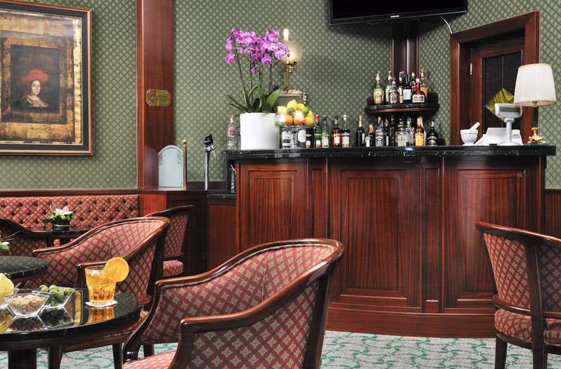 Caffe Papa Sisto Hôtel Mecenate Palace Rome Le Caffè Pape Sisto, appelé ainsi en l'honneur de cet illustre Pape, propose à ses ... Hôtel Mecenate Palace Rome