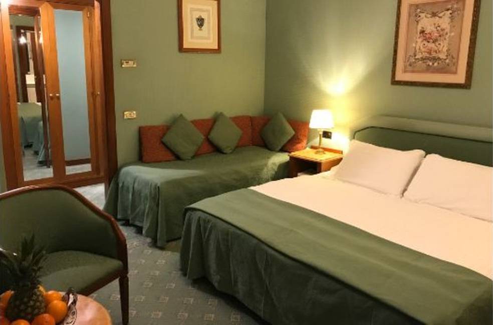 Chambre triple Hôtel Mecenate Palace Rome Chambre triple Hôtel Mecenate Palace Rome
